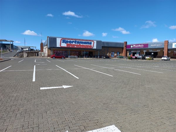 12 334  m² Retail Space