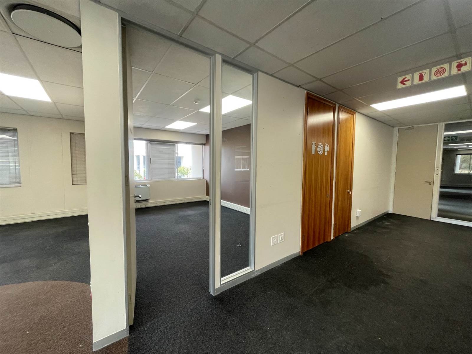 1638  m² Commercial space in Woodmead photo number 13