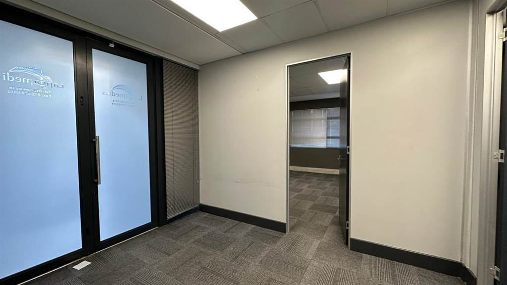 105  m² Commercial space in Highveld photo number 5