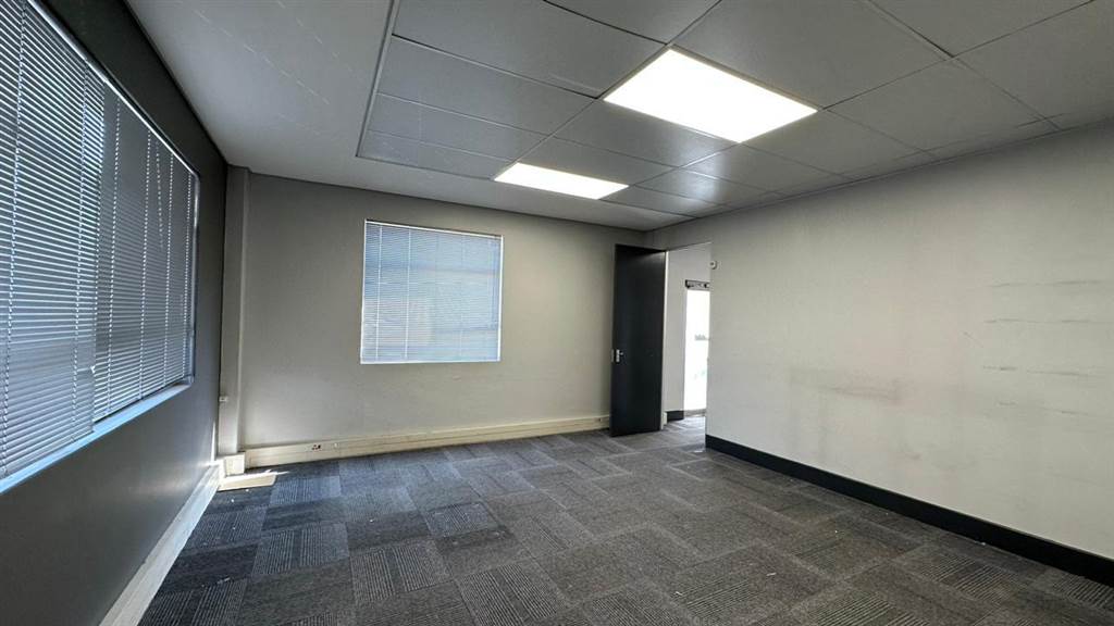 105  m² Commercial space in Highveld photo number 15