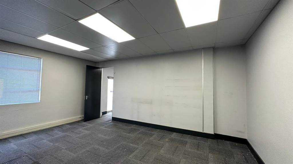 105  m² Commercial space in Highveld photo number 16