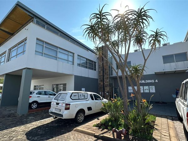105  m² Commercial space in Highveld