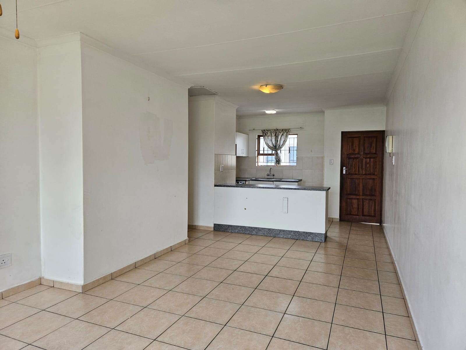 2 Bed Flat in Richards Bay Central photo number 1