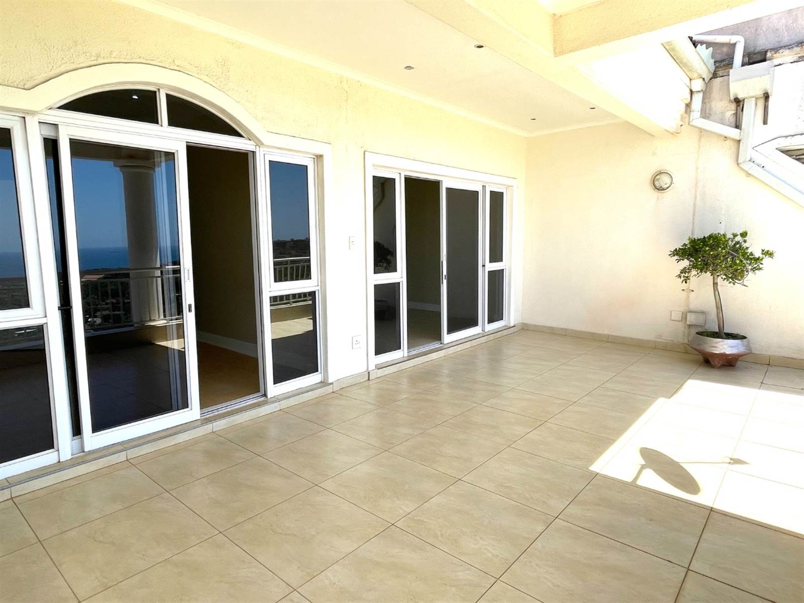 4 Bed Apartment in La Lucia photo number 3