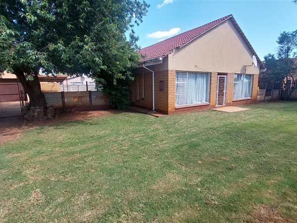 4 Bedroom House 4 Bedroom House