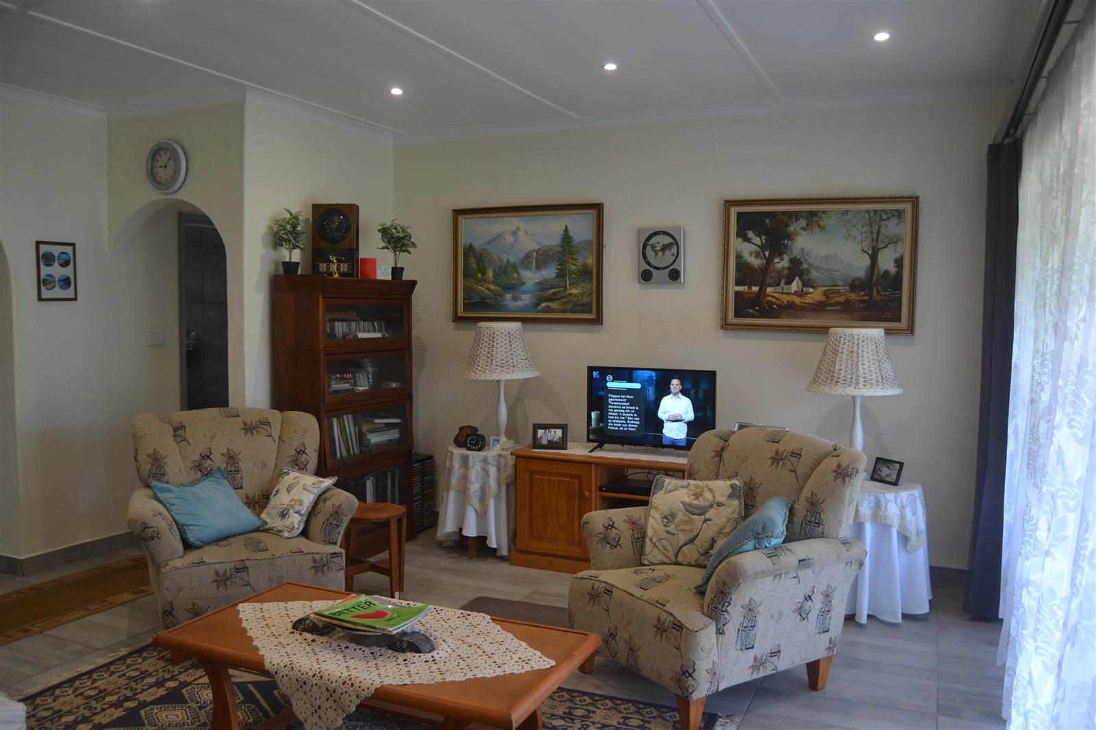 2 Bed Townhouse in Scottburgh South photo number 3