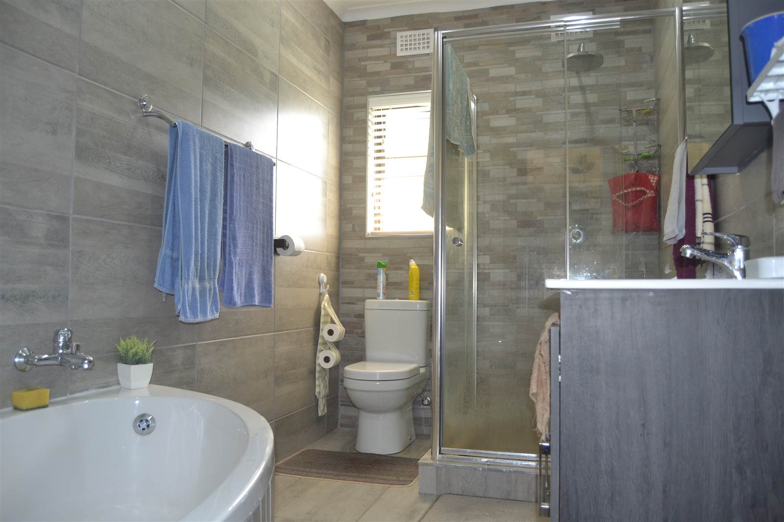 2 Bed Townhouse in Scottburgh South photo number 17