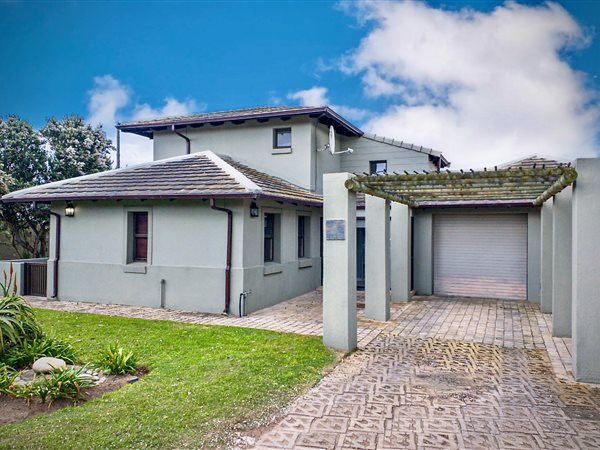 3 Bedroom Townhouse 3 Bedroom Townhouse