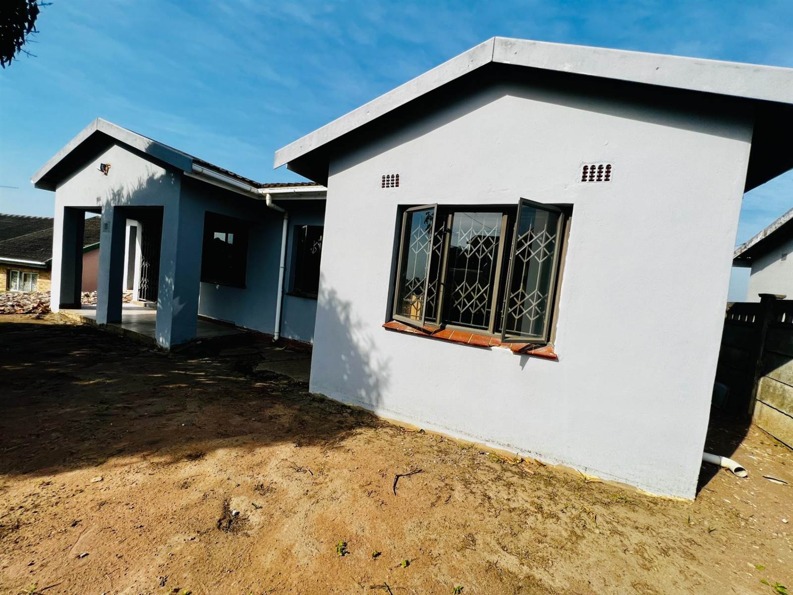 3 Bed House in Ntuzuma photo number 4