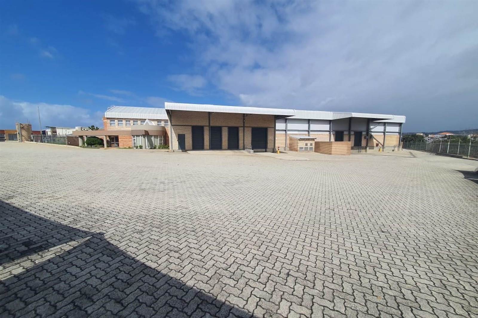 2500  m² Commercial space in Fairview photo number 27