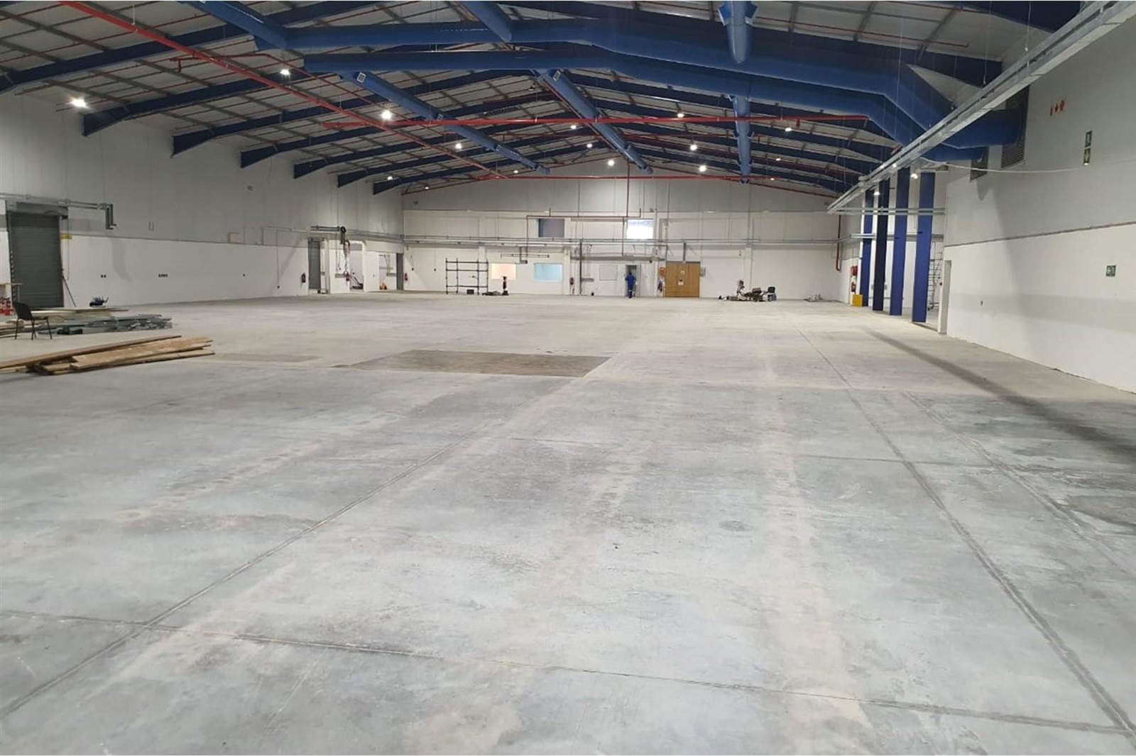 2500  m² Commercial space in Fairview photo number 4