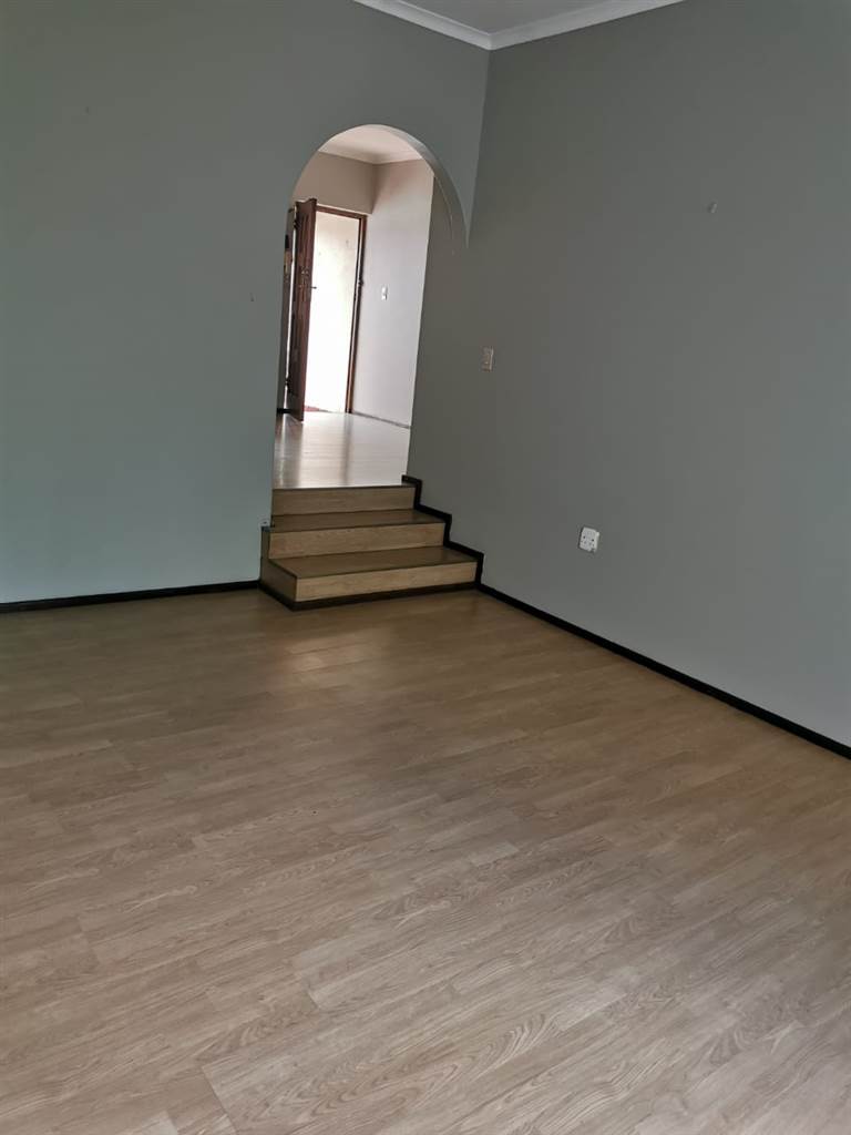 3 Bed Townhouse in New Germany photo number 13