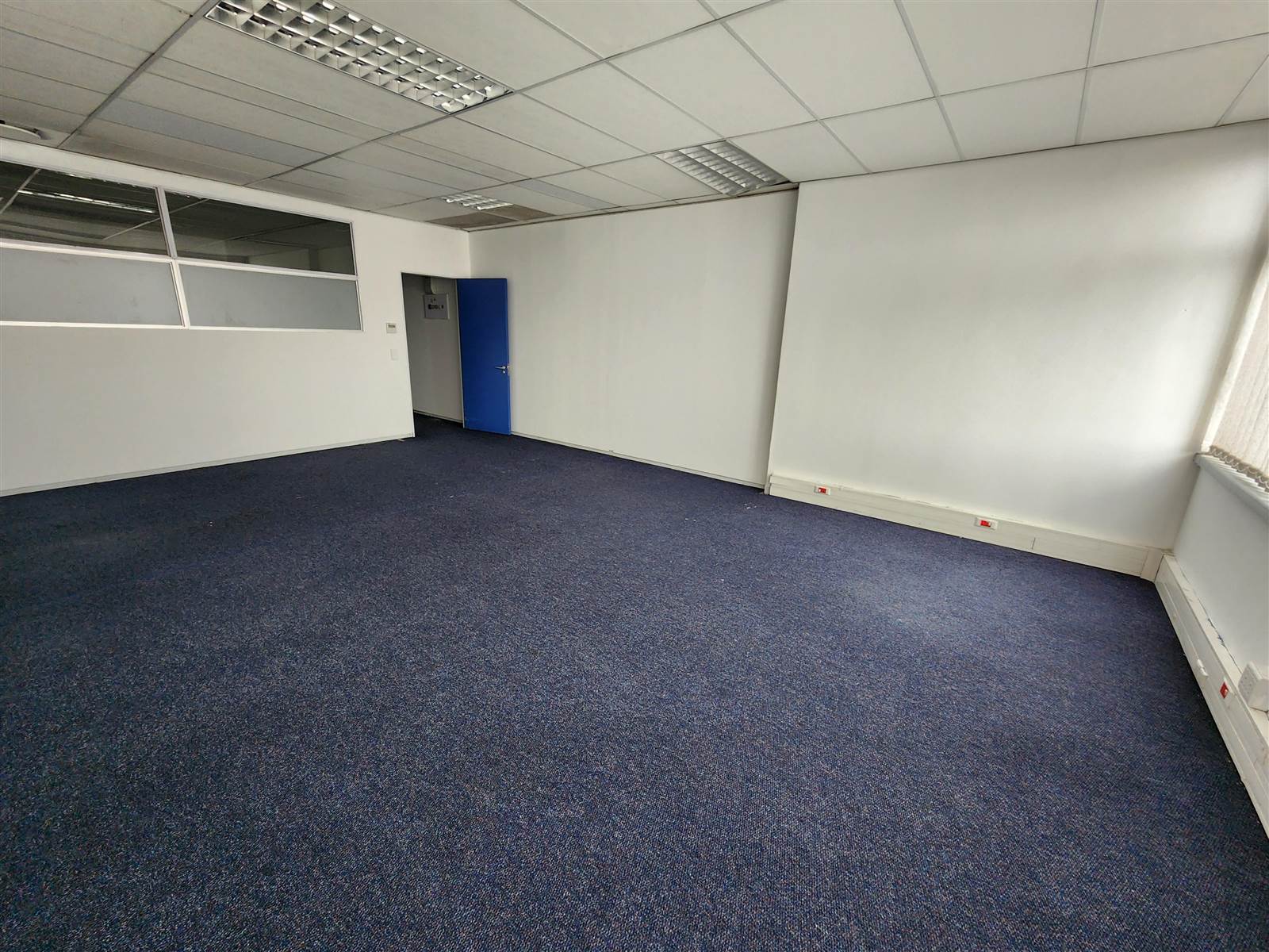 93  m² Commercial space in Milnerton Central photo number 4