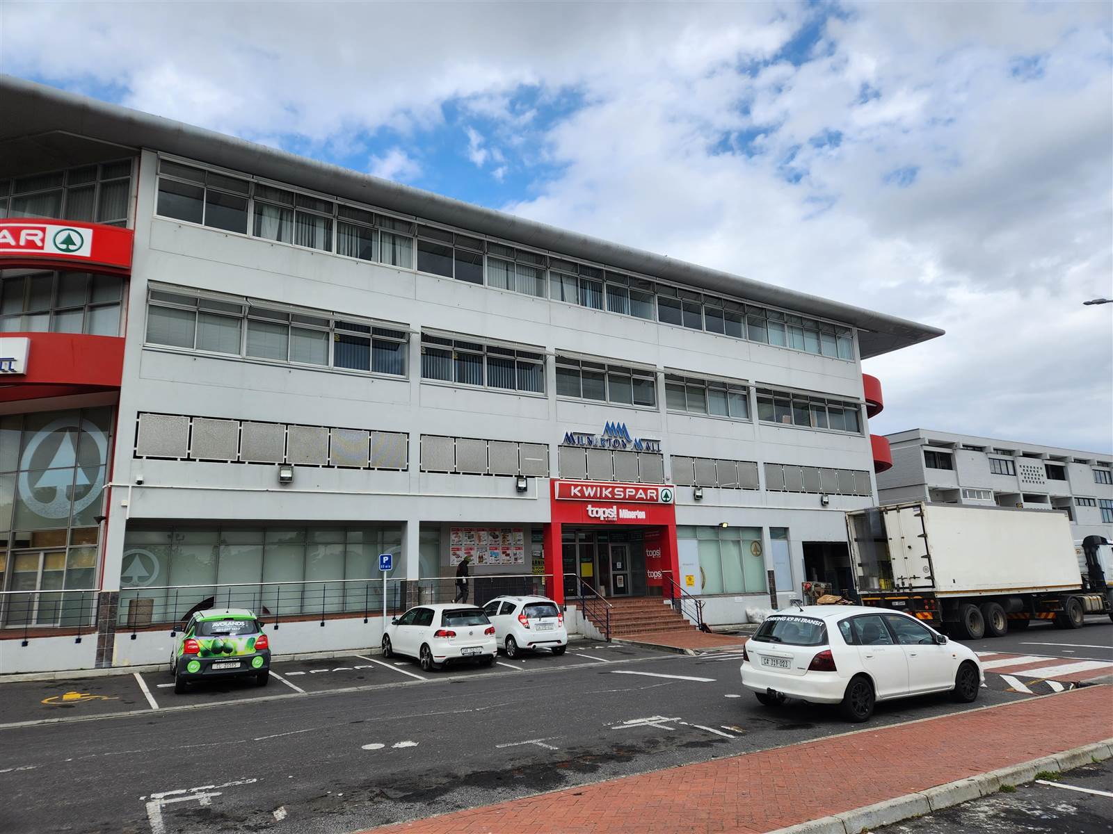 93  m² Commercial space in Milnerton Central photo number 1