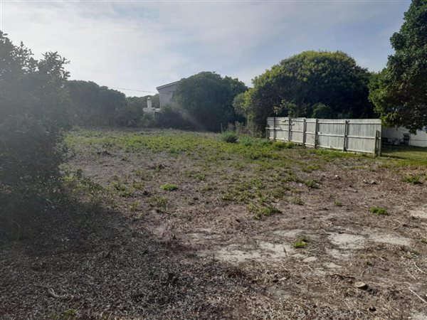 852 m² Land available in Pearly Beach