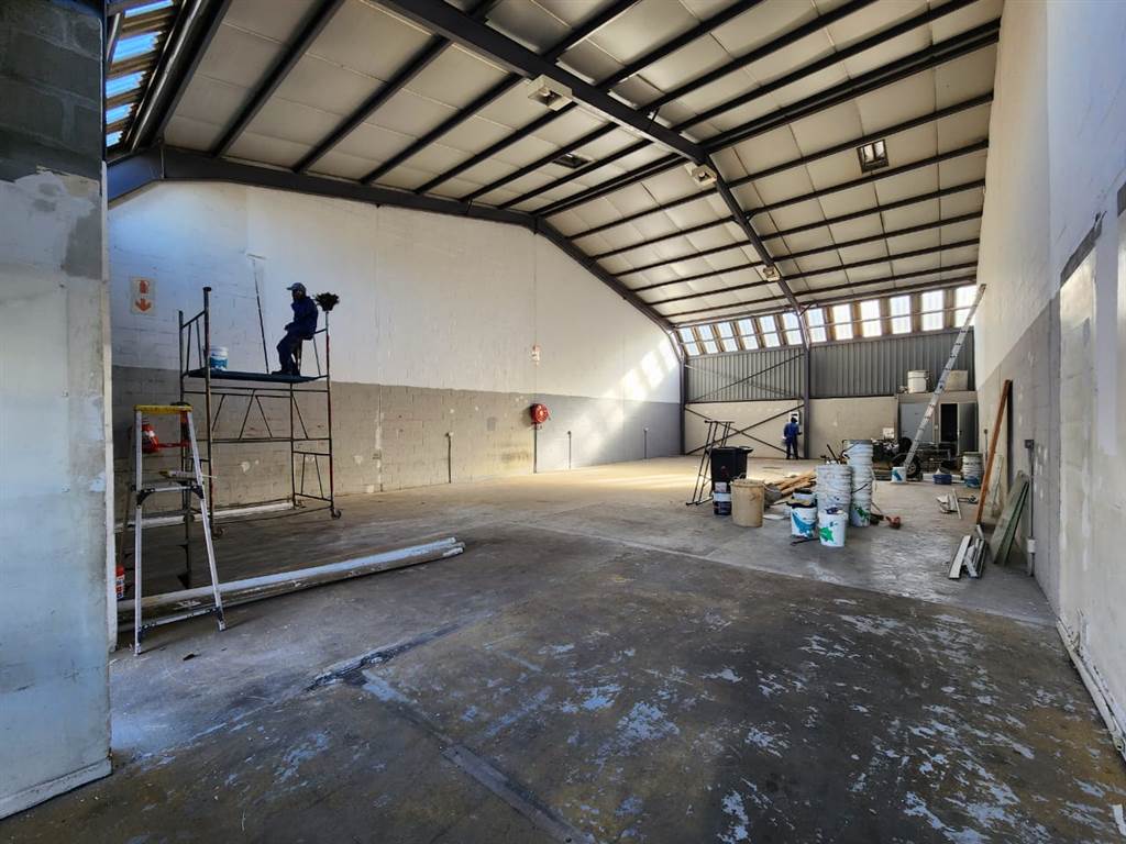 220  m² Industrial space in Montague Gardens photo number 3