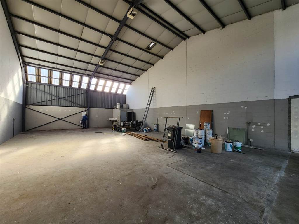 220  m² Industrial space in Montague Gardens photo number 4