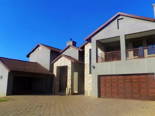 5 Bed House in Seasons Lifestyle Estate