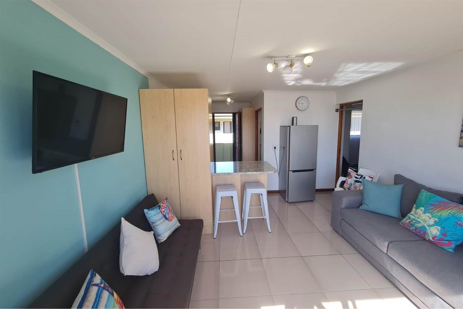 1 Bed Apartment in Jeffreys Bay photo number 7