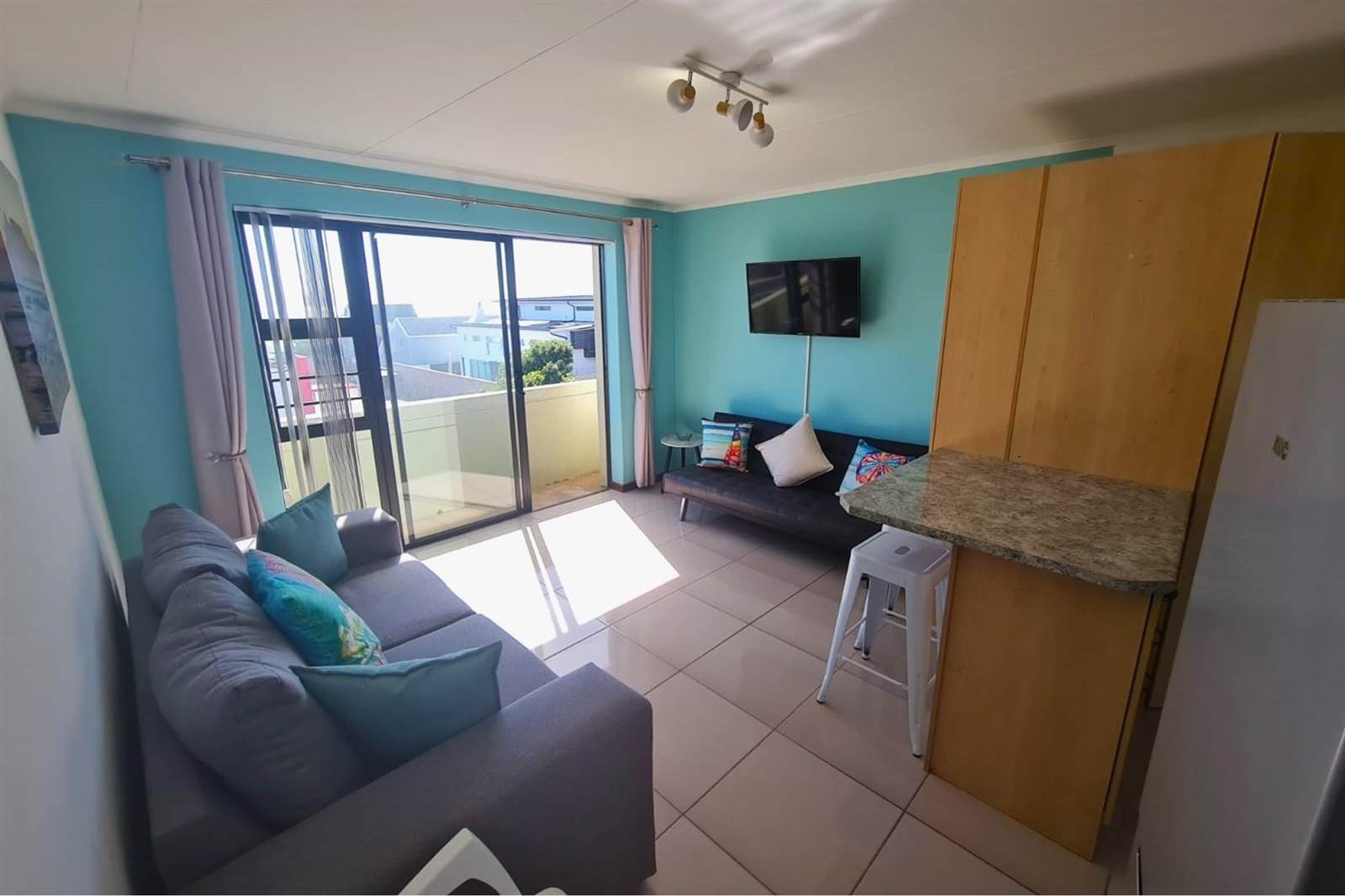 1 Bed Apartment in Jeffreys Bay photo number 1