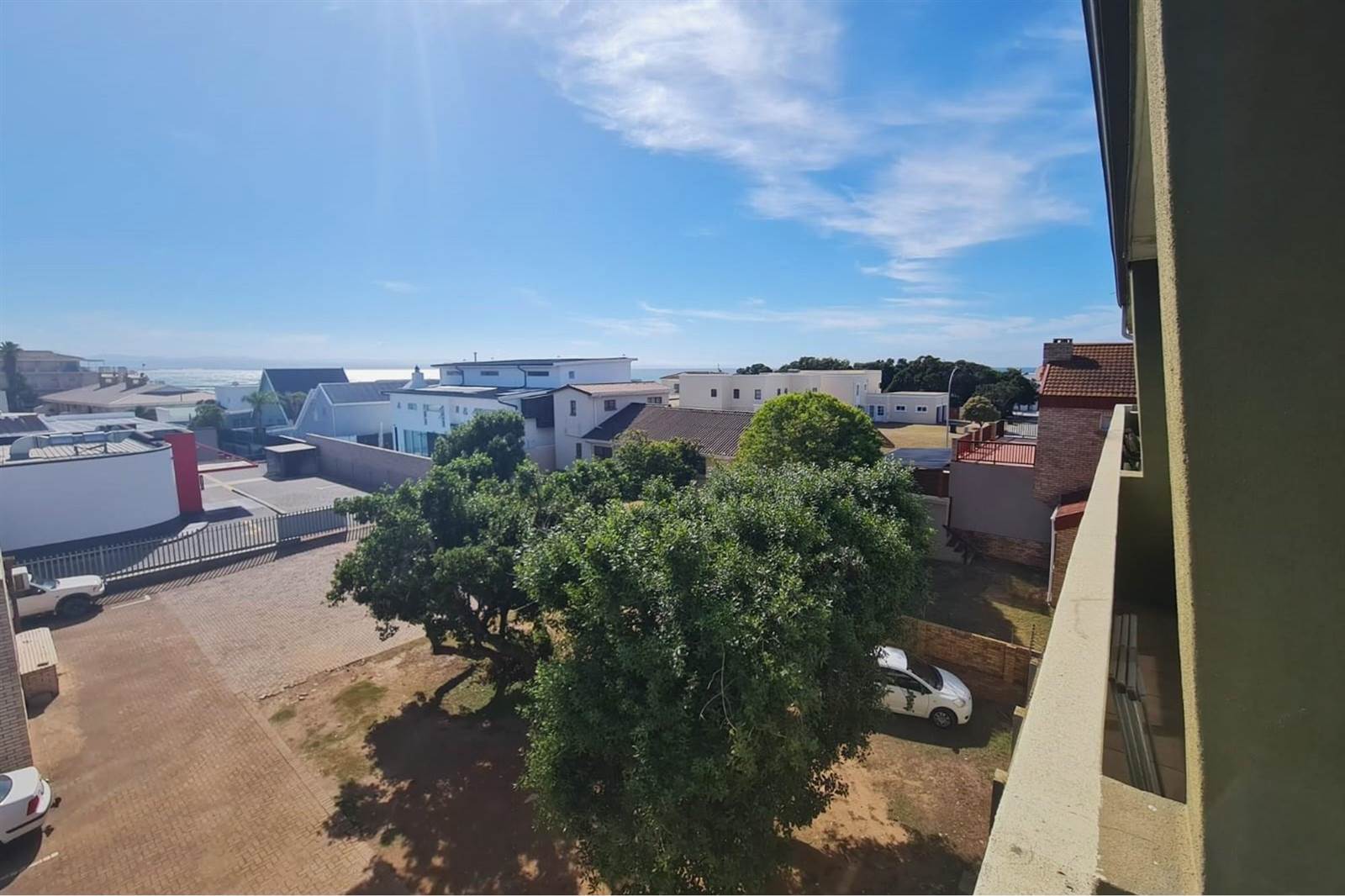 1 Bed Apartment in Jeffreys Bay photo number 2