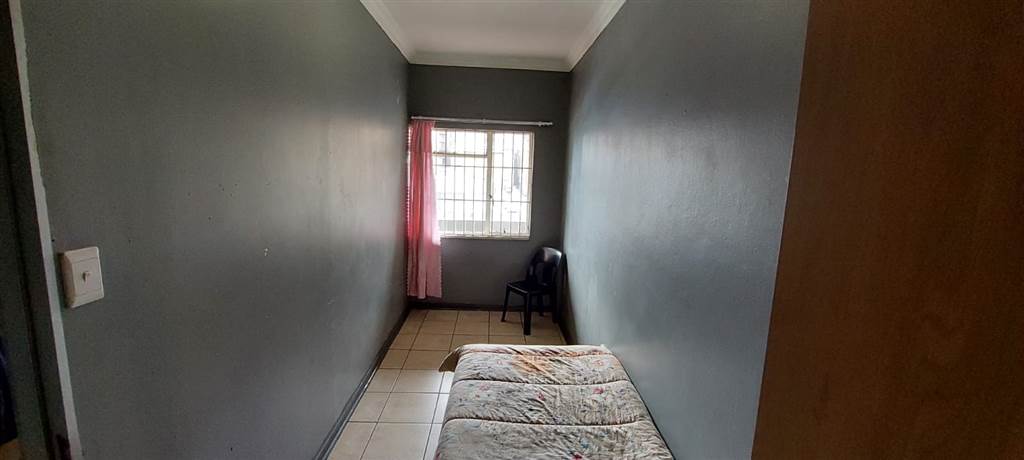 3 Bed Apartment in Bloemfontein photo number 9