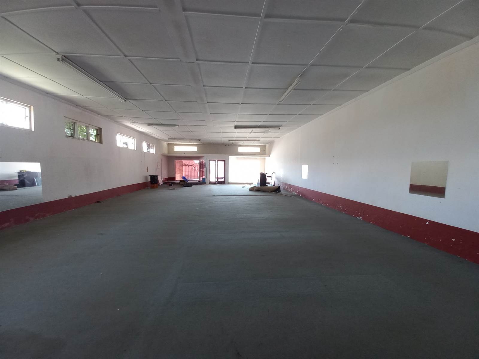 150  m² Retail Space in Greenfields photo number 5