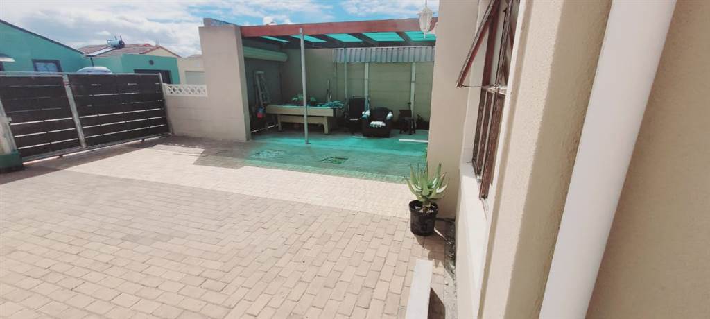 3 Bed House in Mitchells Plain photo number 14