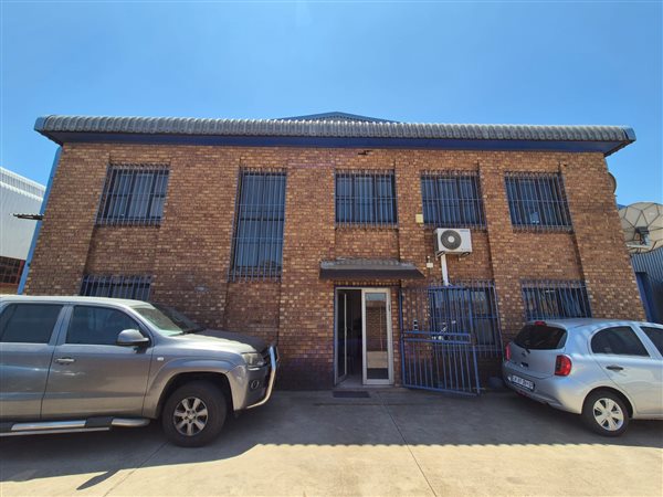 2 500  m² Industrial space