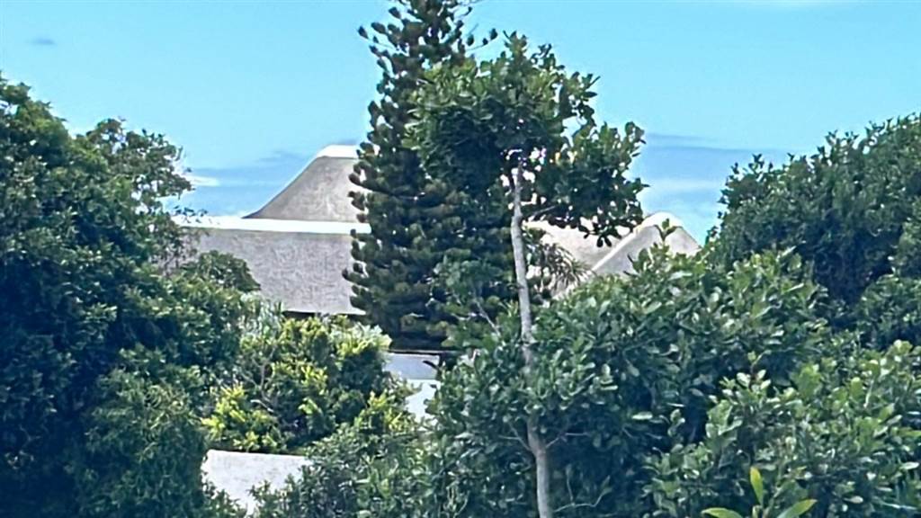 899 m² Land available in St Francis Bay photo number 8