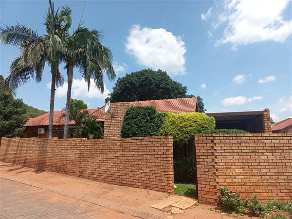 2 Bedroom Townhouse 2 Bedroom Townhouse