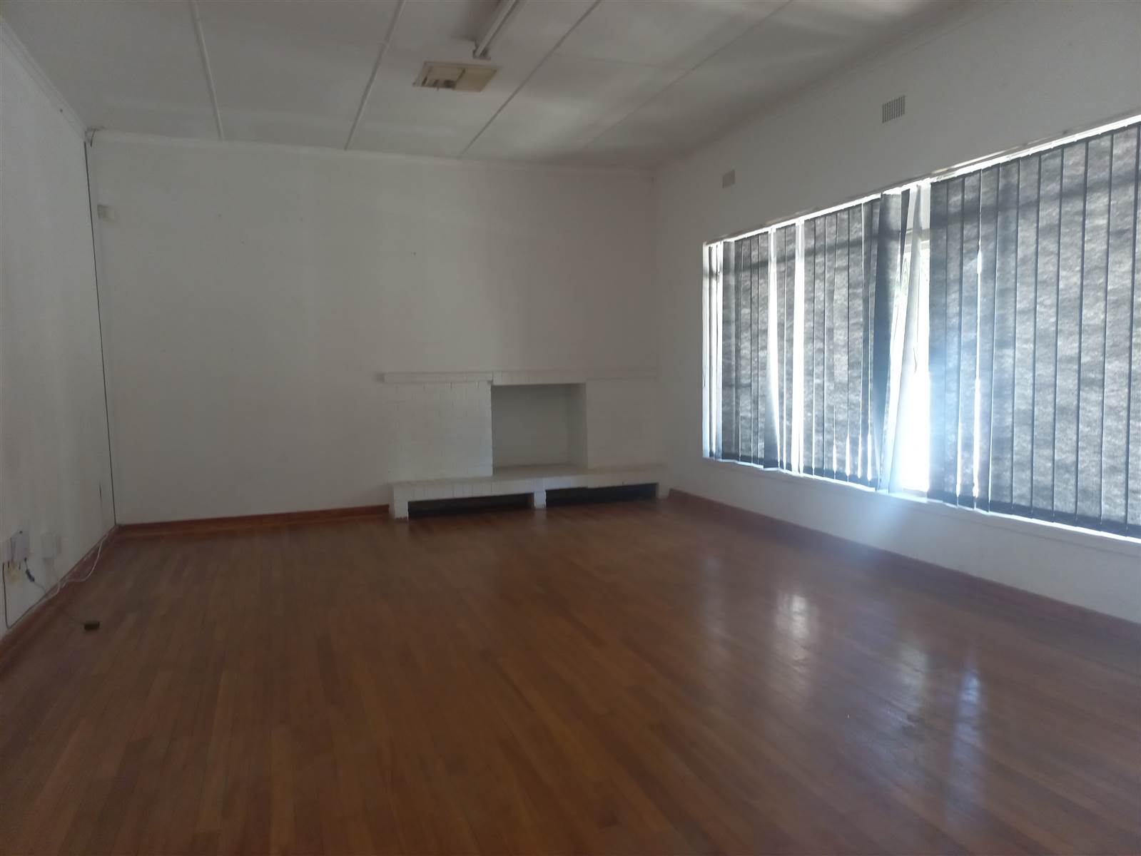 85  m² Commercial space in Vryburg photo number 2