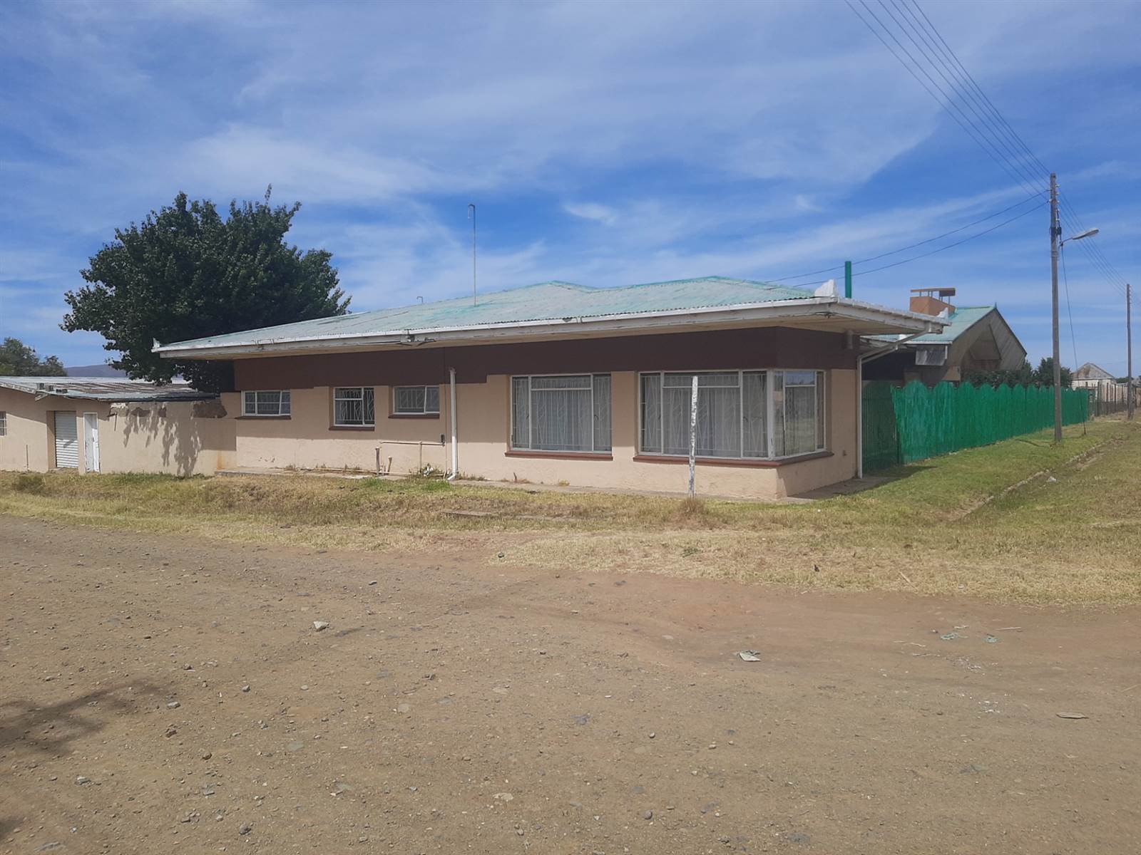 6 Bed House in Aliwal North photo number 3