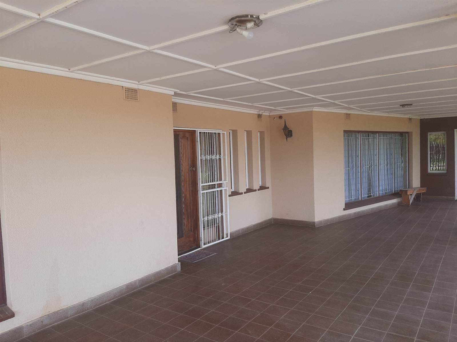 6 Bed House in Aliwal North photo number 6