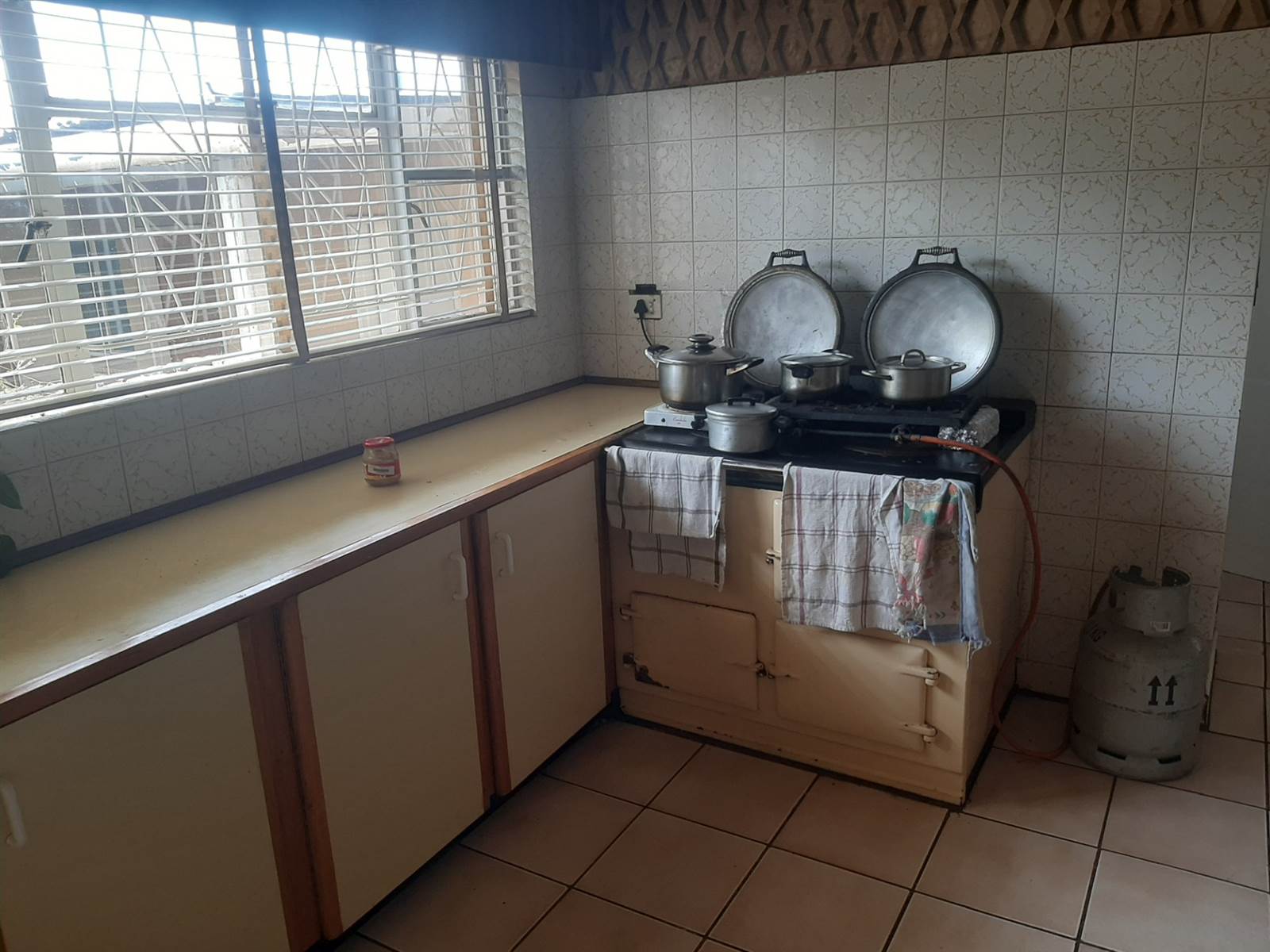6 Bed House in Aliwal North photo number 13