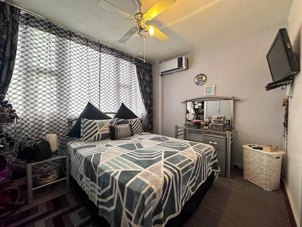 2 Bed Apartment in Windermere photo number 8