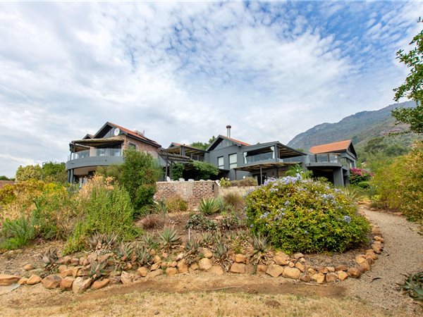 6 Bedroom House 6 Bedroom House