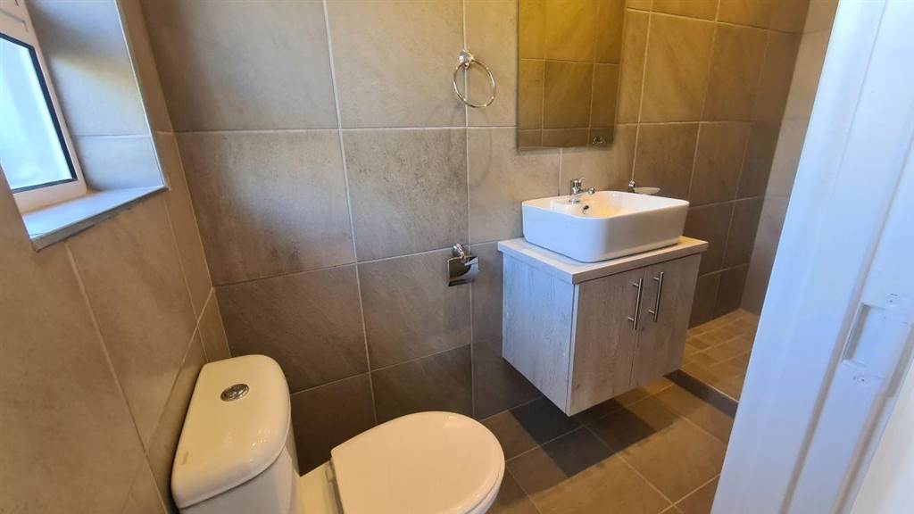 3 Bed Apartment in Secunda photo number 15