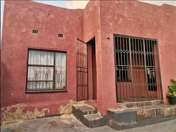 5 Bedroom House 5 Bedroom House