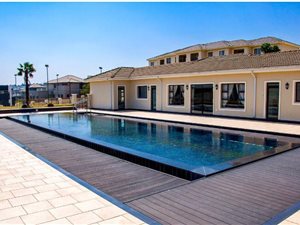 2 Bed House in Maroeladal