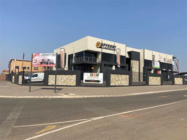 320  m² Commercial space in Witbank Central