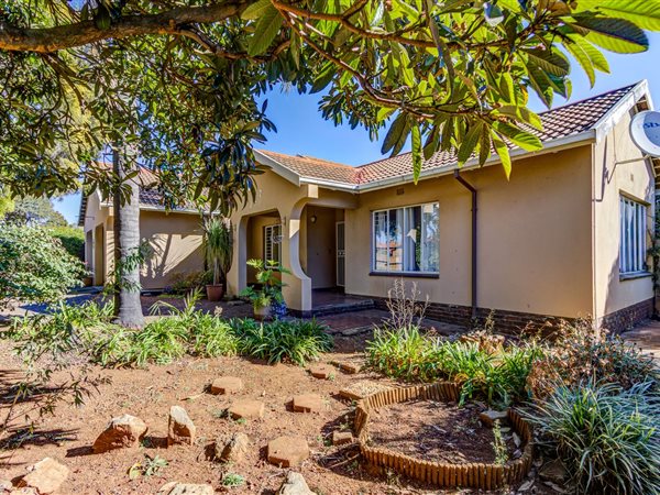 4 Bedroom House 4 Bedroom House
