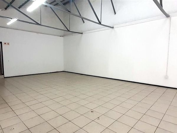 343  m² Industrial space