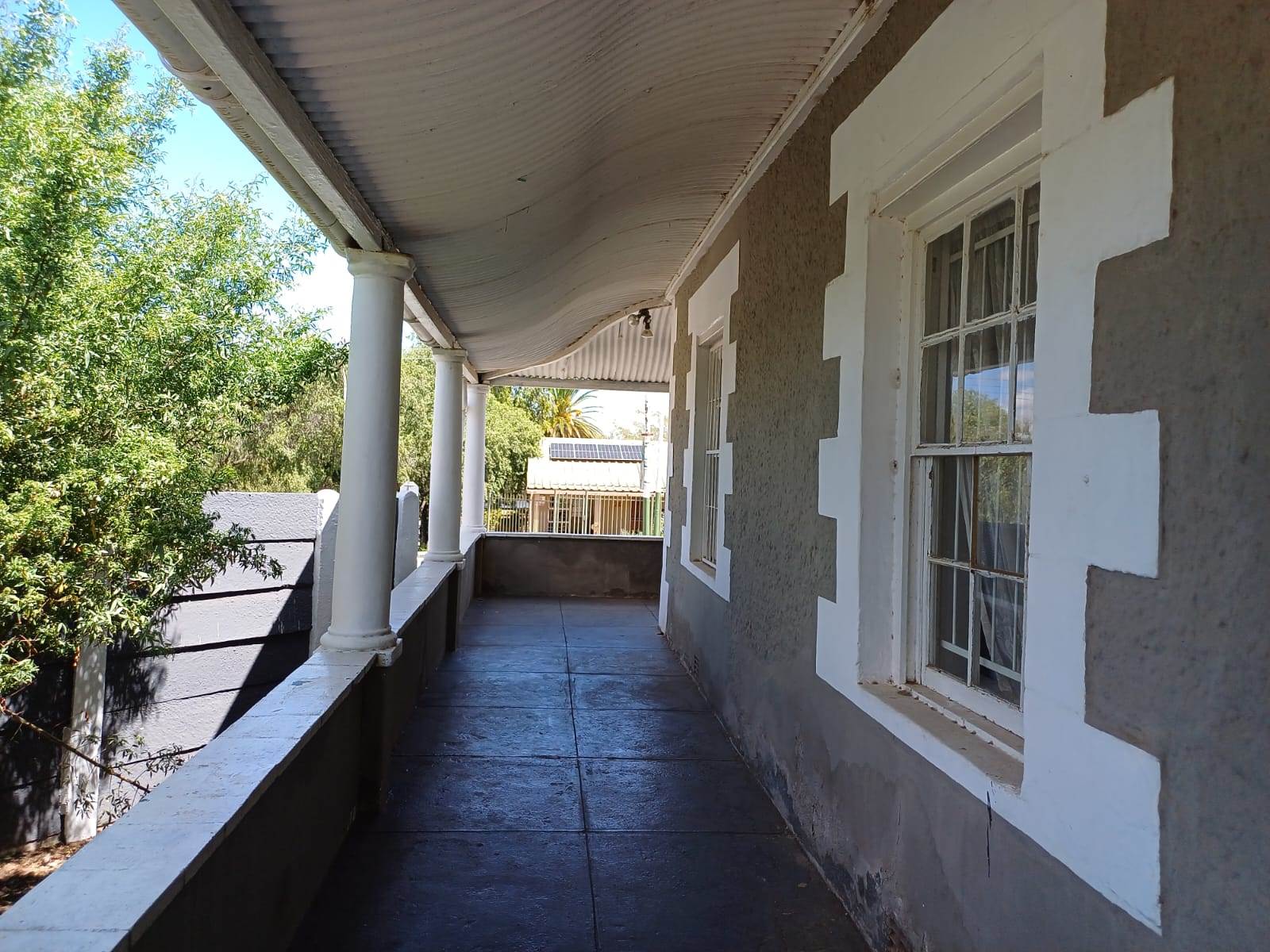 650  m² Commercial space in Oudtshoorn Central photo number 2