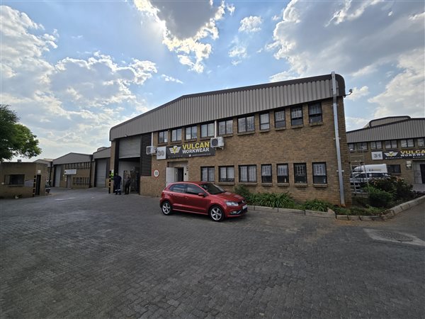 428  m² Industrial space