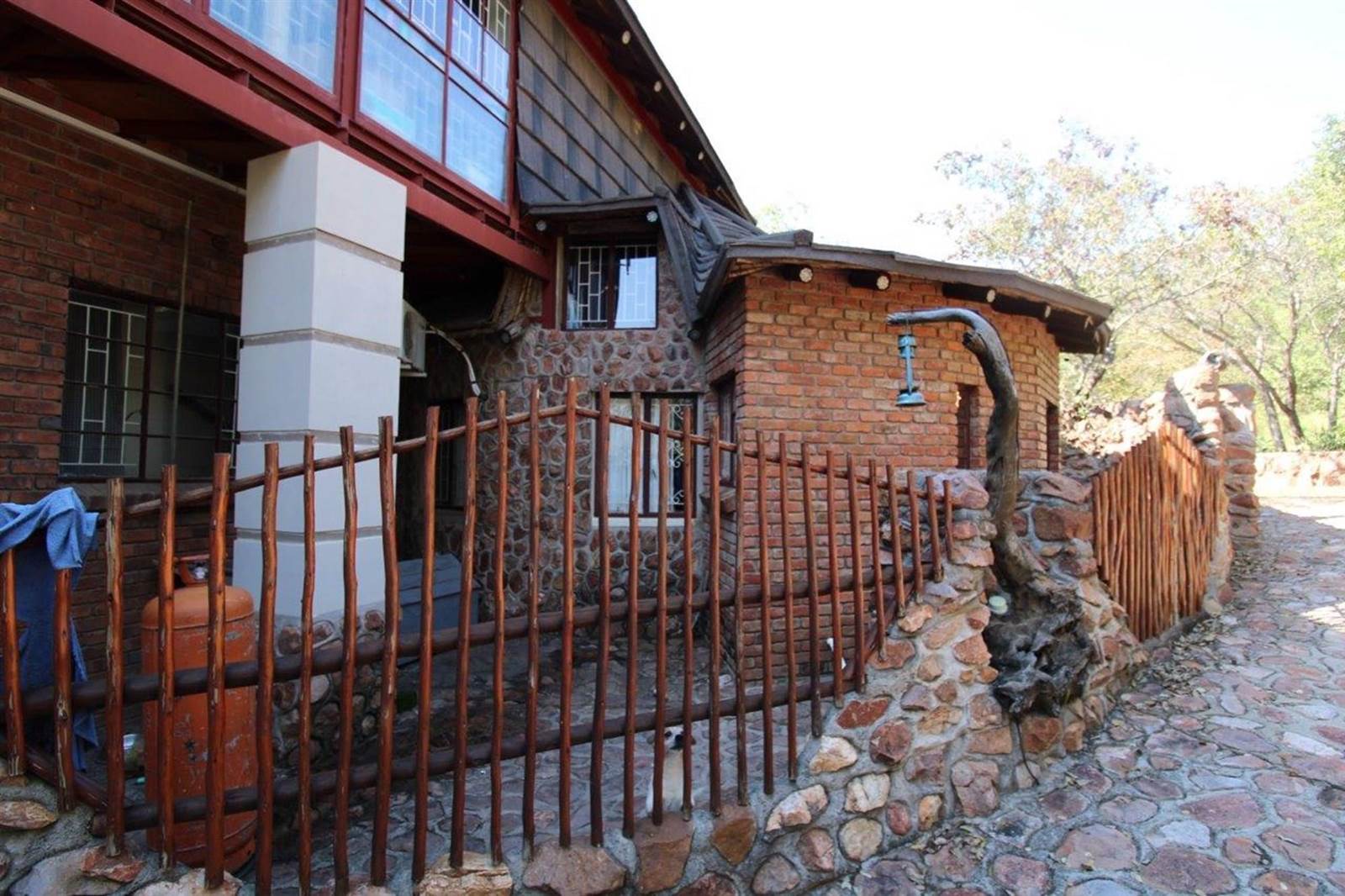 4 Bed House in Mookgophong (Naboomspruit) photo number 6