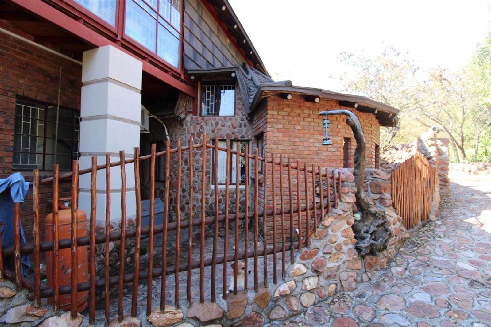 4 Bed House in Mookgophong (Naboomspruit) photo number 13