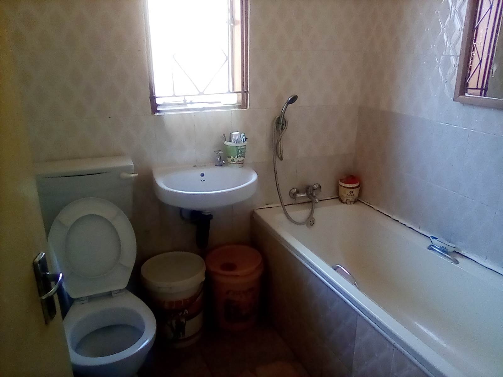 2 Bed House in Daveyton photo number 10