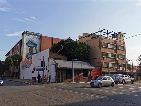 330  m² Commercial space in Newtown