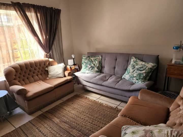 3 Bed Duplex in Garsfontein photo number 9